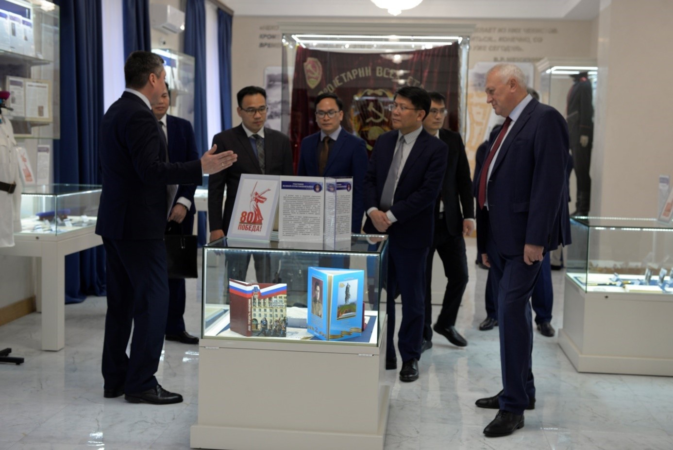 The delegation visits the traditional hall of the Academy of Management of the Russian Ministry of Internal Affairs